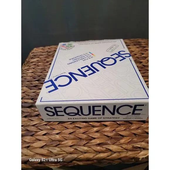 Sequence An Exciting Game of Strategy - Board Game - Picture 4 of 11